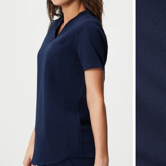 Fabletics Scrub Set- Ion Pants in MP and Vital top in S - Picture 6 of 10